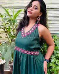 Roshini gallery photo 1