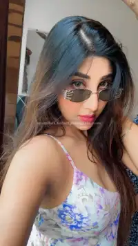Divya gallery photo 4